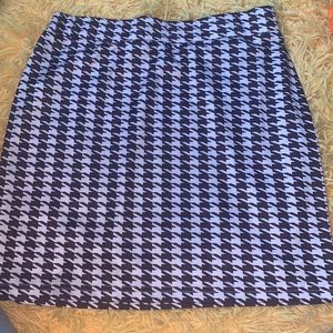 Patterned pencil skirt